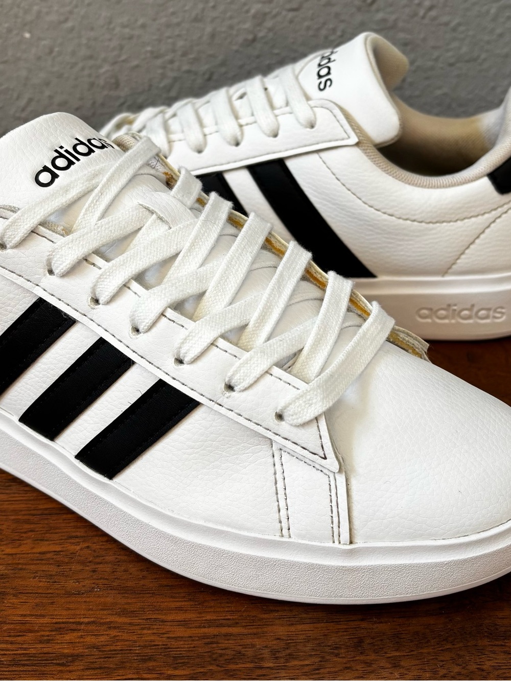 Adidas Grand Court sneakers Men 7 Women 8.5